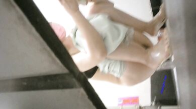 十二月最新流出私房大神隔墙有眼酒店女厕偷拍巨乳高跟连身裤上下全失守